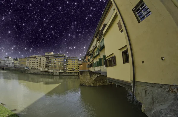 繁星满天的夜晚，在老桥，佛罗伦萨 — 图库照片