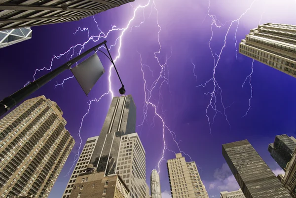 ニューヨーク市の超高層ビル以上嵐 — ストック写真