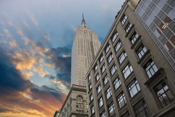 Sky Colors sobre arranha-céus da cidade de Nova York — Fotografia de Stock