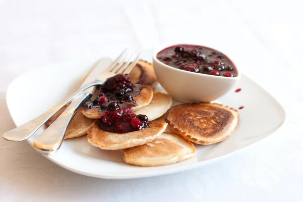 Pancakes with berries Royalty Free Stock Photos