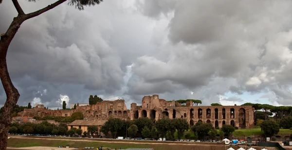 Romerska ruiner — Stockfoto