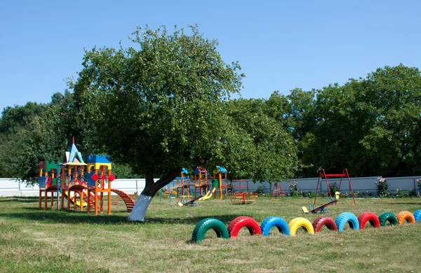 Детская площадка без детей — стоковое фото