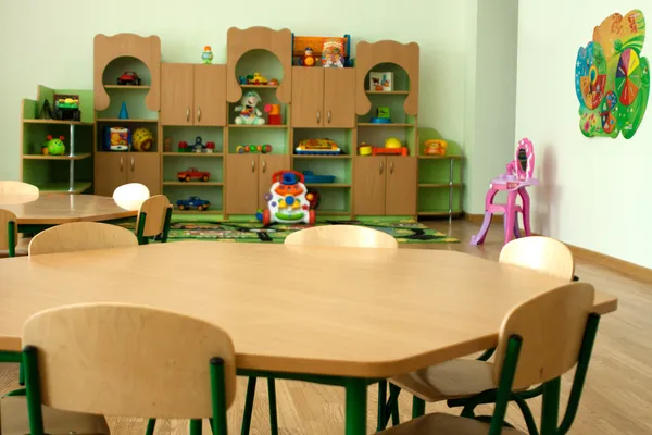 Mobiliário no jardim de infância, sala de aula pré-escolar — Fotografia de Stock