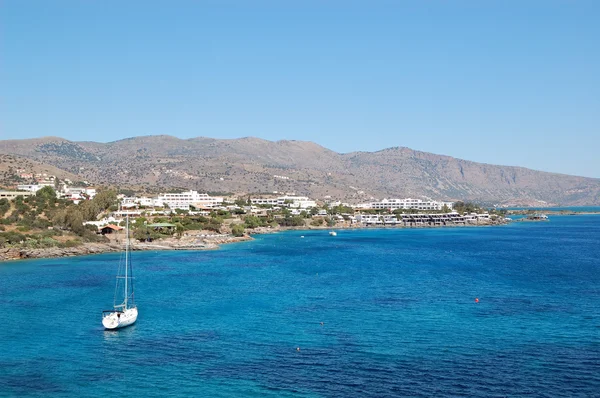 Lüks otel, crete, Yunanistan sahilde yat — Stok fotoğraf