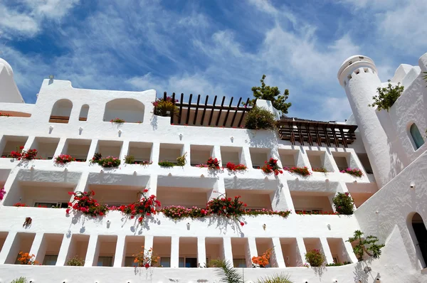 Bouwen van luxehotel, eiland tenerife, Spanje — Stockfoto