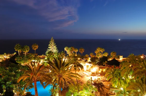 Χώρος αναψυχής με πισίνες και την παραλία του πολυτελές ξενοδοχείο du — Φωτογραφία Αρχείου