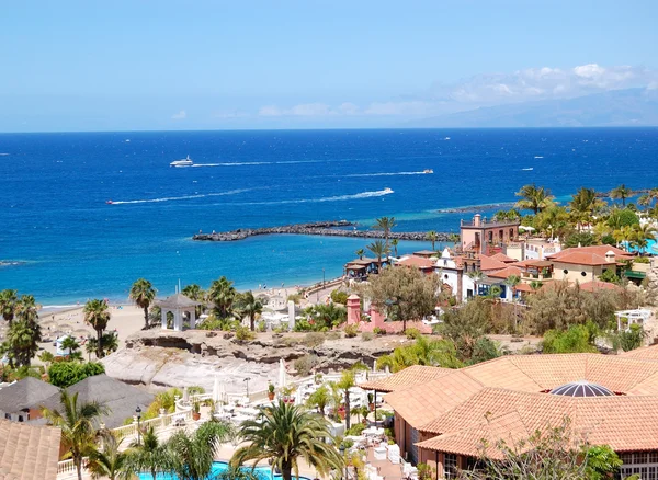 Παραλία, το πολυτελές ξενοδοχείο, νησί της Τενερίφης, Ισπανία — Φωτογραφία Αρχείου