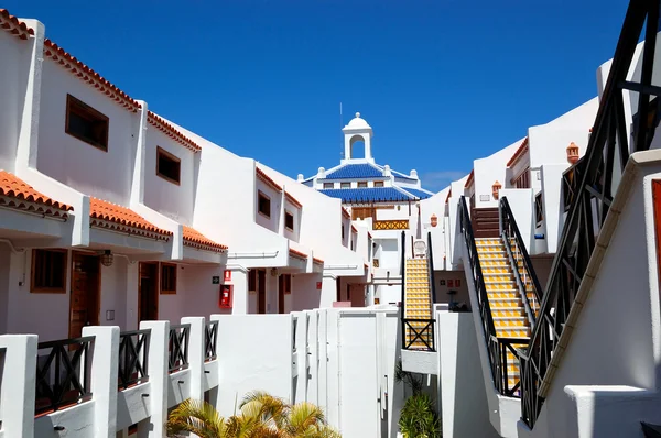 Edificio del hotel de lujo, isla de Tenerife, España —  Fotos de Stock