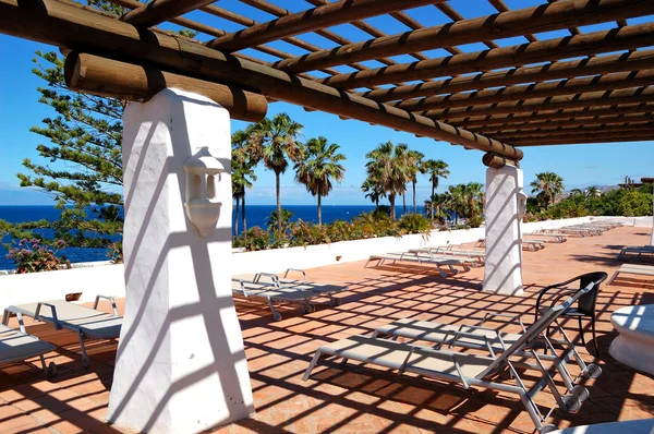 Terraço coberto no hotel de luxo, ilha de Tenerife, Espanha — Fotografia de Stock