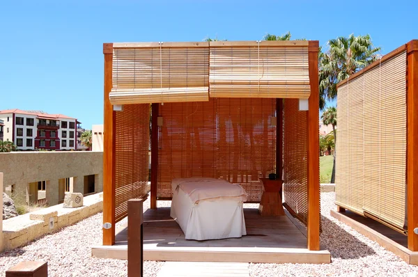 Spa masáž chýše na luxusní hotel, ostrov tenerife, Španělsko — Stock fotografie