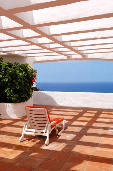 Widok na morze z tarasu luksusowy hotel, wyspa tenerife, sp — Zdjęcie stockowe