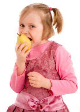 Beyaz bir arka plan üzerinde meyve ile kız