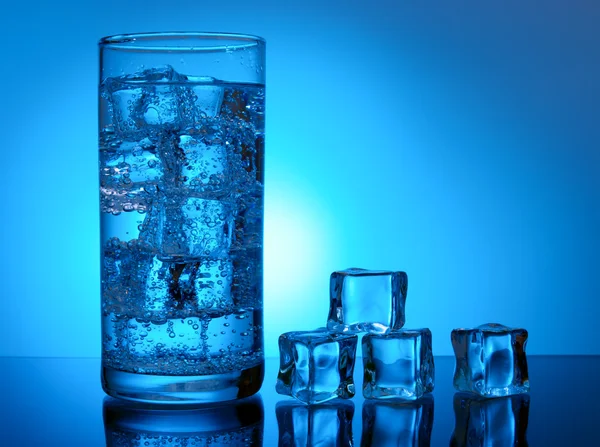 Wasser und Eis — Stockfoto