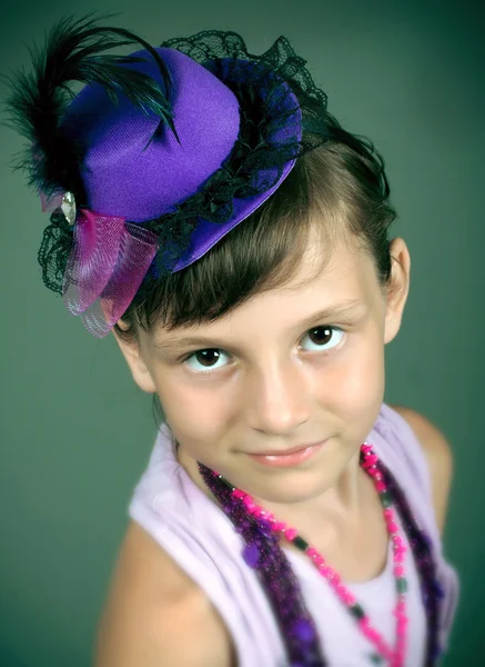Dívka v krásný klobouk — Stock fotografie