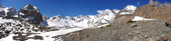 Panorama schöne Bergnatur — Stockfoto