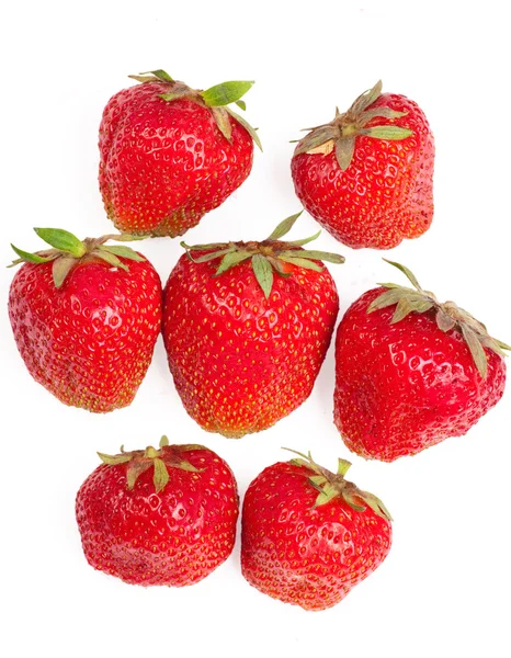 Zralé jahody izolovaných na bílém pozadí — Stock fotografie