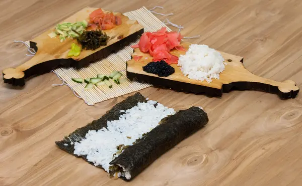 Stadien des Kochens von Sushi — Stockfoto