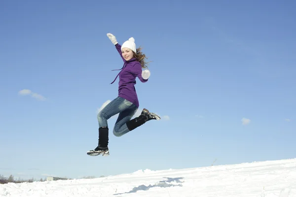 Adolescente chica saltando — Foto de Stock