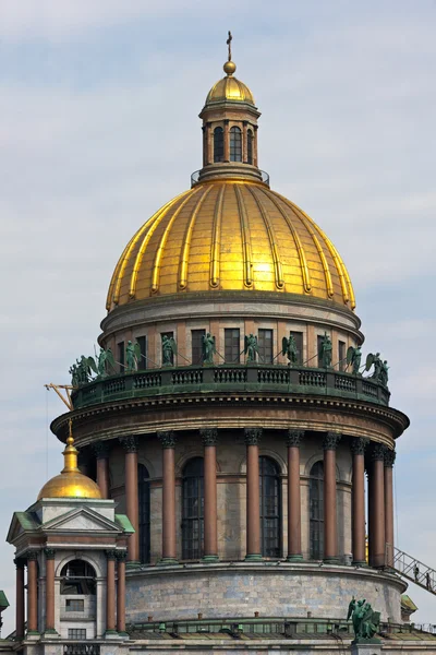 Kopuła katedry isakievsky — Zdjęcie stockowe