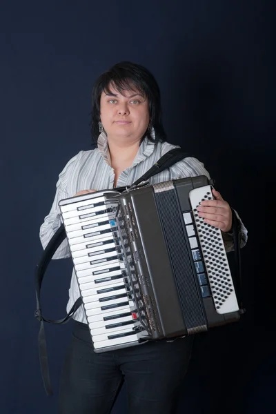 Fille avec un accordéon — Photo