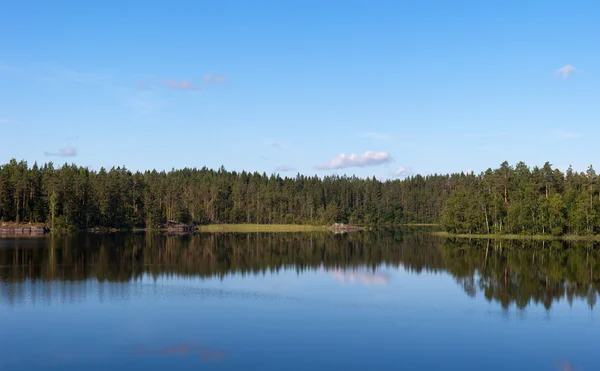 Błękitne jezioro — Zdjęcie stockowe