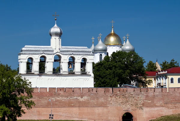 Catedral de Santa Sofía y campanario, Gran Nóvgorod, Rusia — Foto de Stock