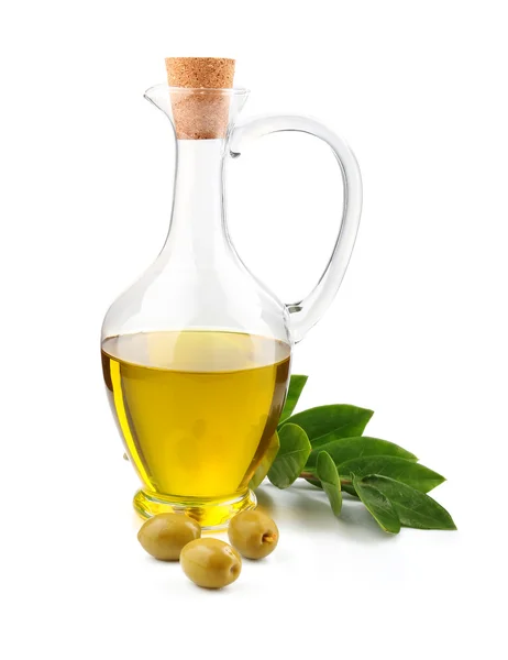 Jarra de aceite de oliva, frijoles y rama de laurel aislados — Foto de Stock