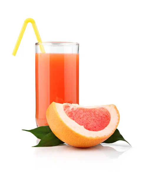 Vaso lleno de zumo de pomelo y frutas aisladas —  Fotos de Stock