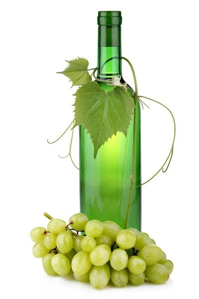 Bottle of wine and grape branch isolated on white — Stock Photo, Image