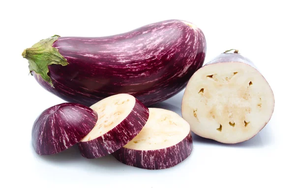 Lilla aubergine grøntsager isoleret på hvid - Stock-foto