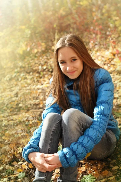 Πορτρέτο μιας ευτυχισμένης έφηβης. — Φωτογραφία Αρχείου