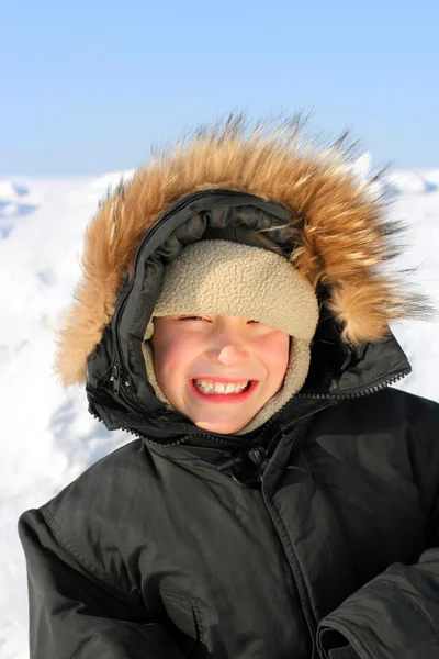 Chlapec v zimě — Stock fotografie