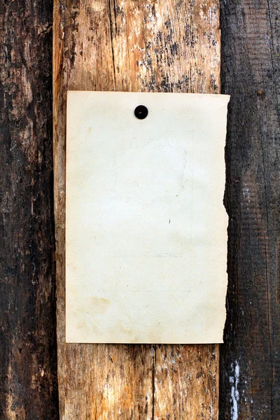 Carta bianca su sfondo di legno — Foto Stock