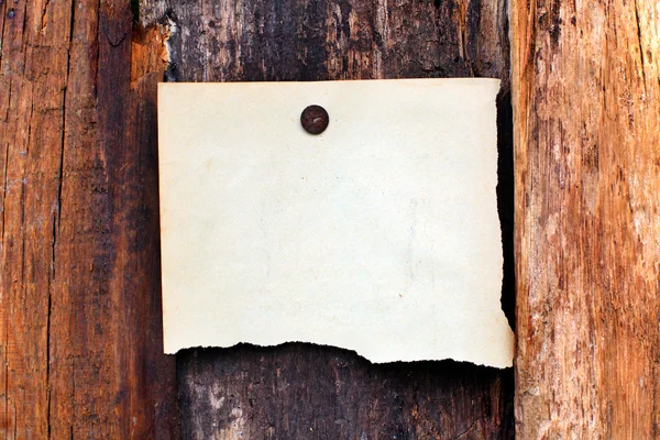Papier blanc sur fond en bois — Photo