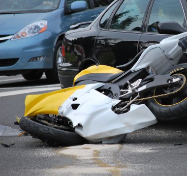 motosiklet kazası.