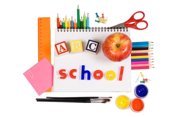 Tužky a apple - koncepce školy — Stock fotografie