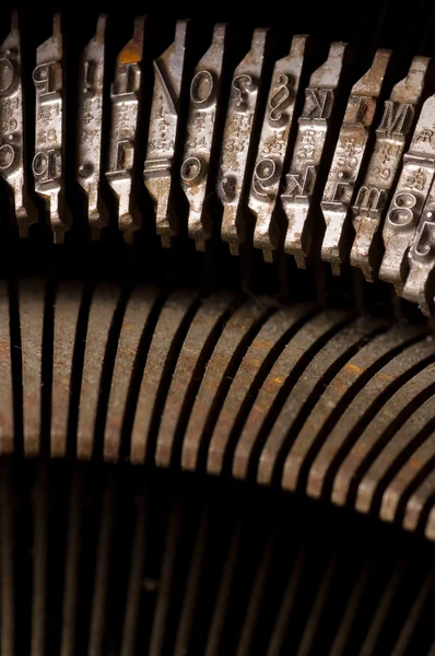 Texto antiguo mecanografía letra máquina de escribir barra de tipos —  Fotos de Stock