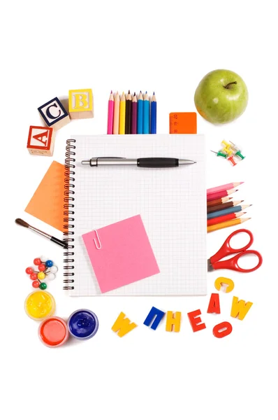Lápices y manzana - escuela conceptual —  Fotos de Stock