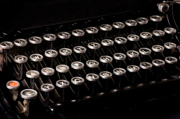 Old typewriter, deadline text — Stock Photo, Image