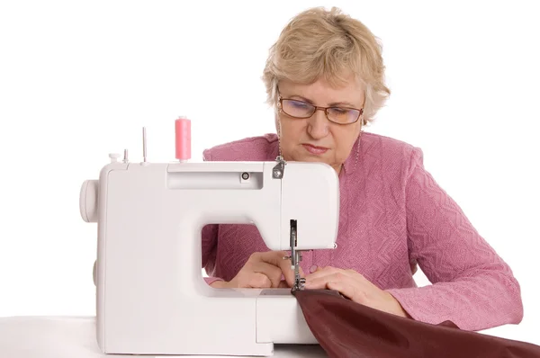 노인 여성 sews 재봉틀에 — 스톡 사진
