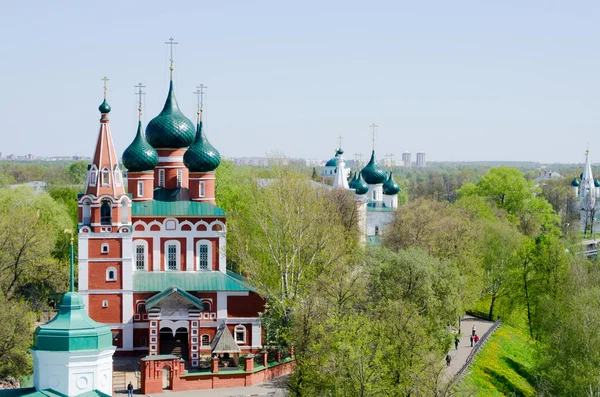 Вид на стародавню церкву в Ярославлі. — стокове фото