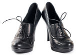 černé samičí boty izolované na bílém