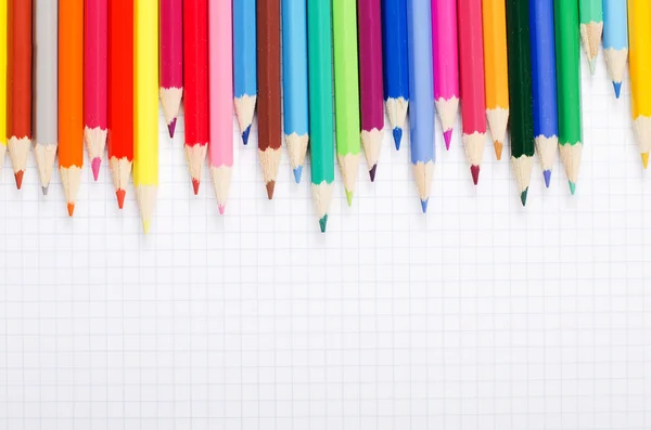 Ett antal färg pennor — Stockfoto