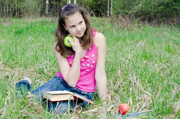 사과 소녀 — 스톡 사진