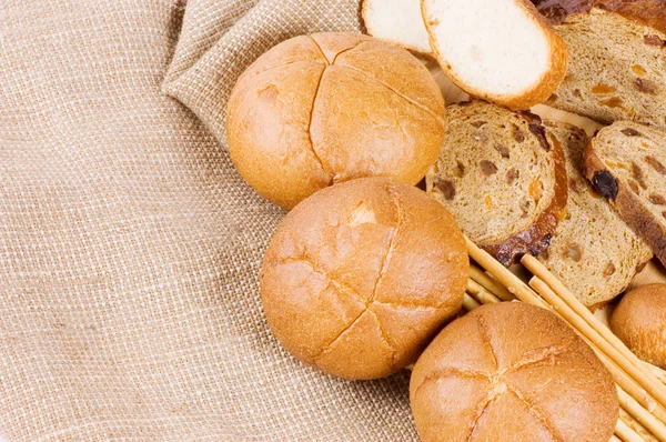 フレッシュなパンと小麦の耳 — ストック写真