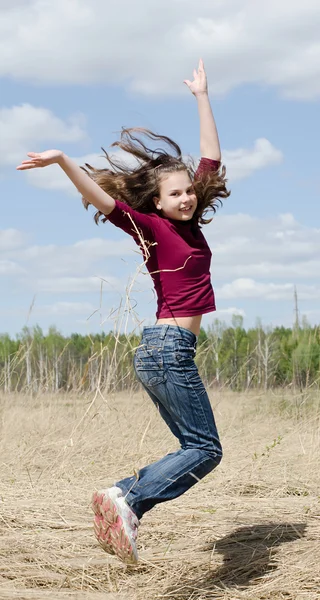 La chica saltando —  Fotos de Stock