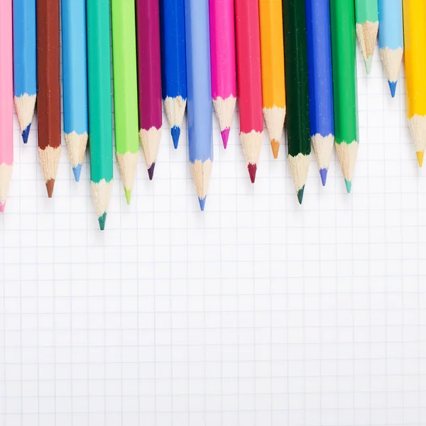 Ряд кольорових олівців — стокове фото