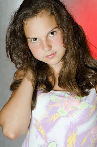 Portrét mladé krásné dívky — Stock fotografie