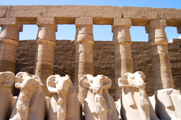 Kolommen in karnak tempel, luxor, Egypte — Stockfoto
