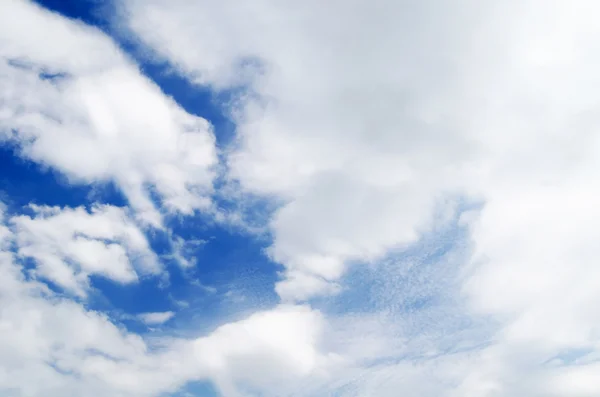 Beautiful blue sky with white clouds — Stock Photo, Image